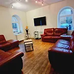 Maison De Maitre & *